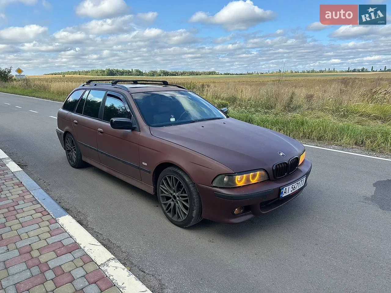 BMW 5 Series 2000 photo 2