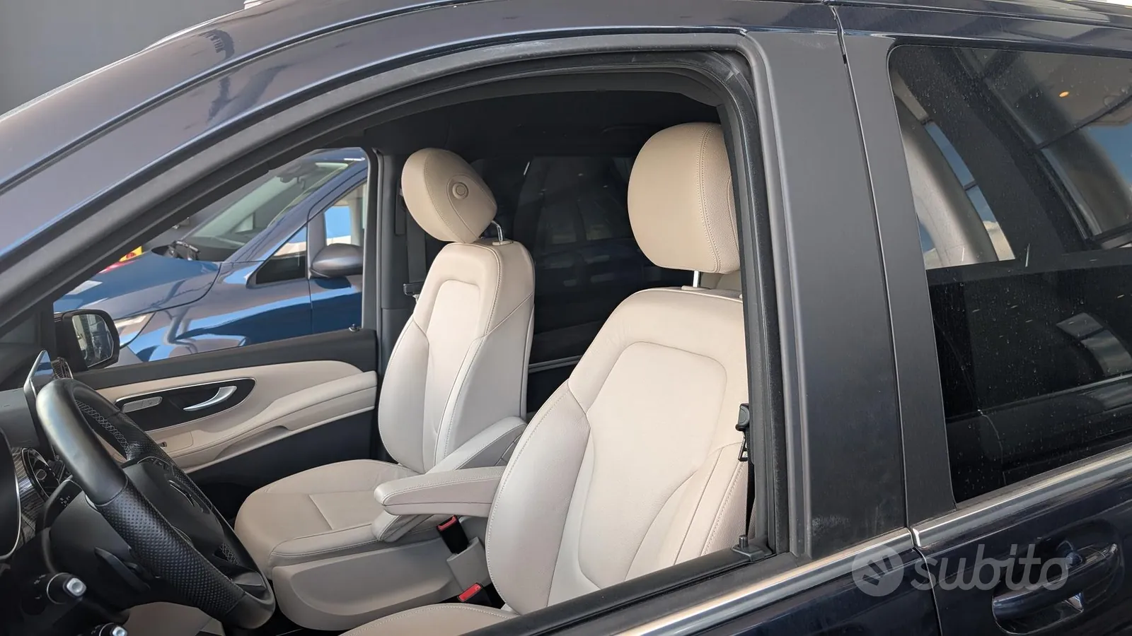 Mercedes-Benz Eqv 2021 photo 2