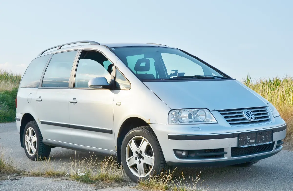 Volkswagen Sharan 2010 photo 2