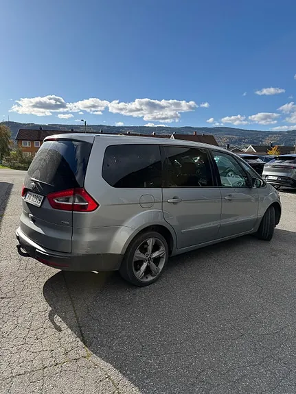 Ford Galaxy 2009 photo 3