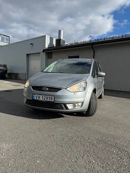 Ford Galaxy 2009 photo 2