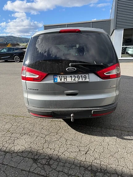 Ford Galaxy 2009 photo 4