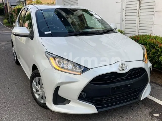 Toyota Yaris 2023 photo 2