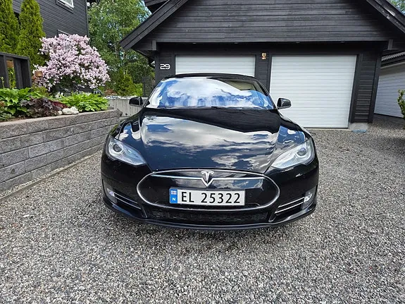 Tesla Model S 2013 photo 2