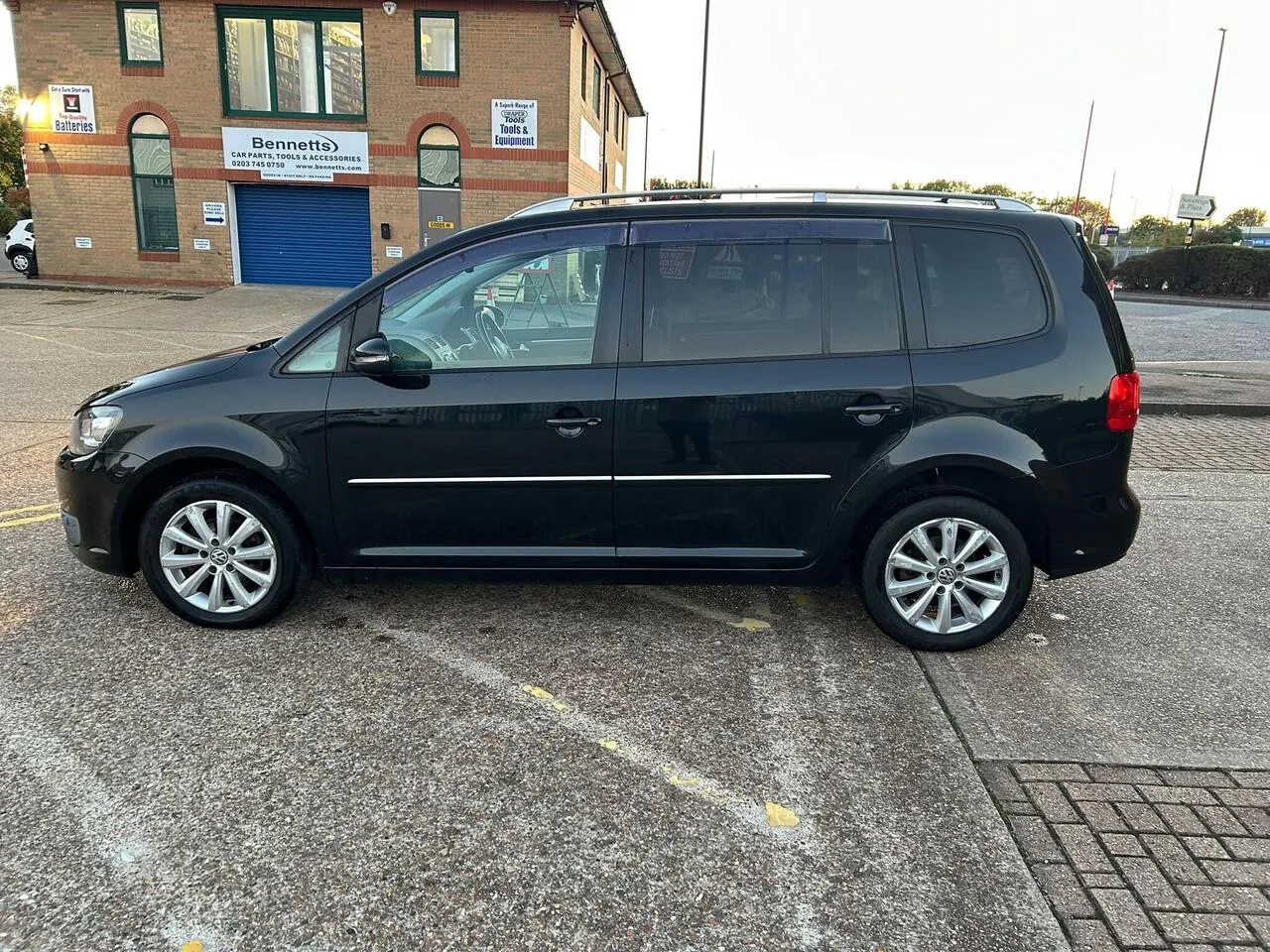 Volkswagen Touran 2012 photo 4