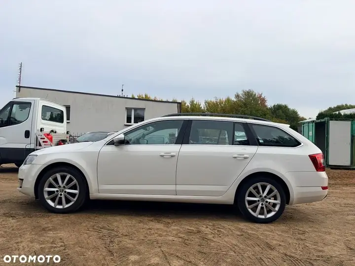 Skoda Octavia 2014 photo 2