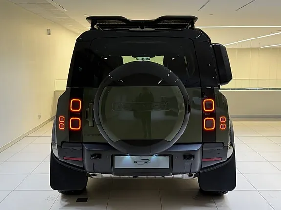 Land Rover Defender 110 2026 photo 5