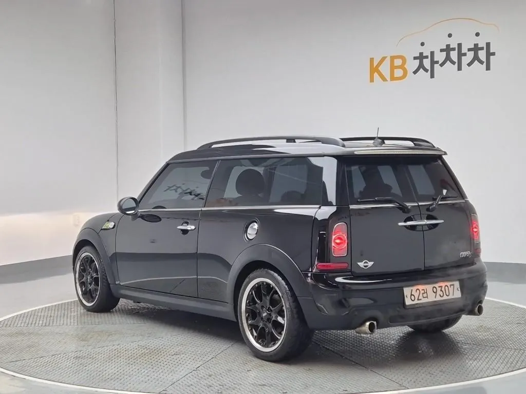 Mini Clubman 2011 photo 2