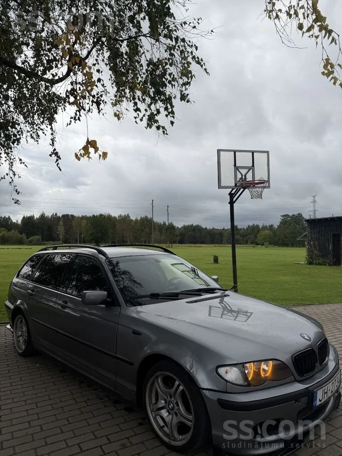 BMW 320 2004 photo 2