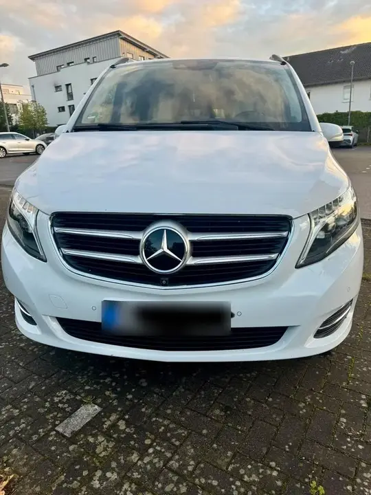 Mercedes-Benz V 250