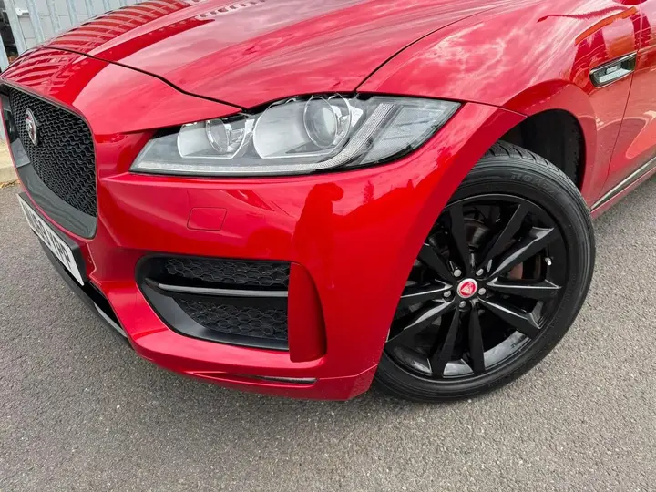 Jaguar F-Pace 2019 photo 3