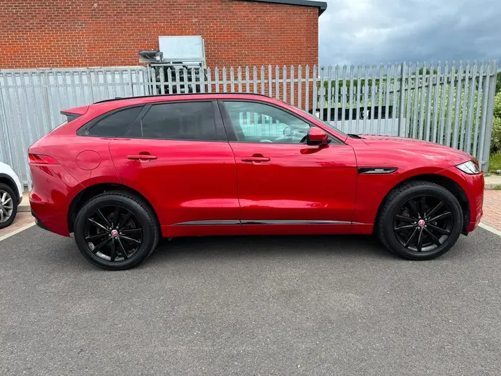 Jaguar F-Pace 2019 photo 5