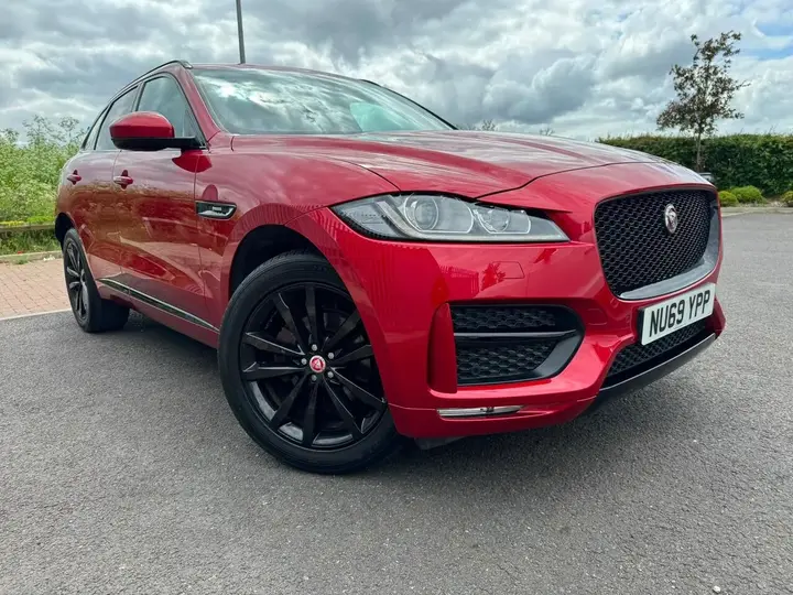Jaguar F-Pace 2019 photo 2