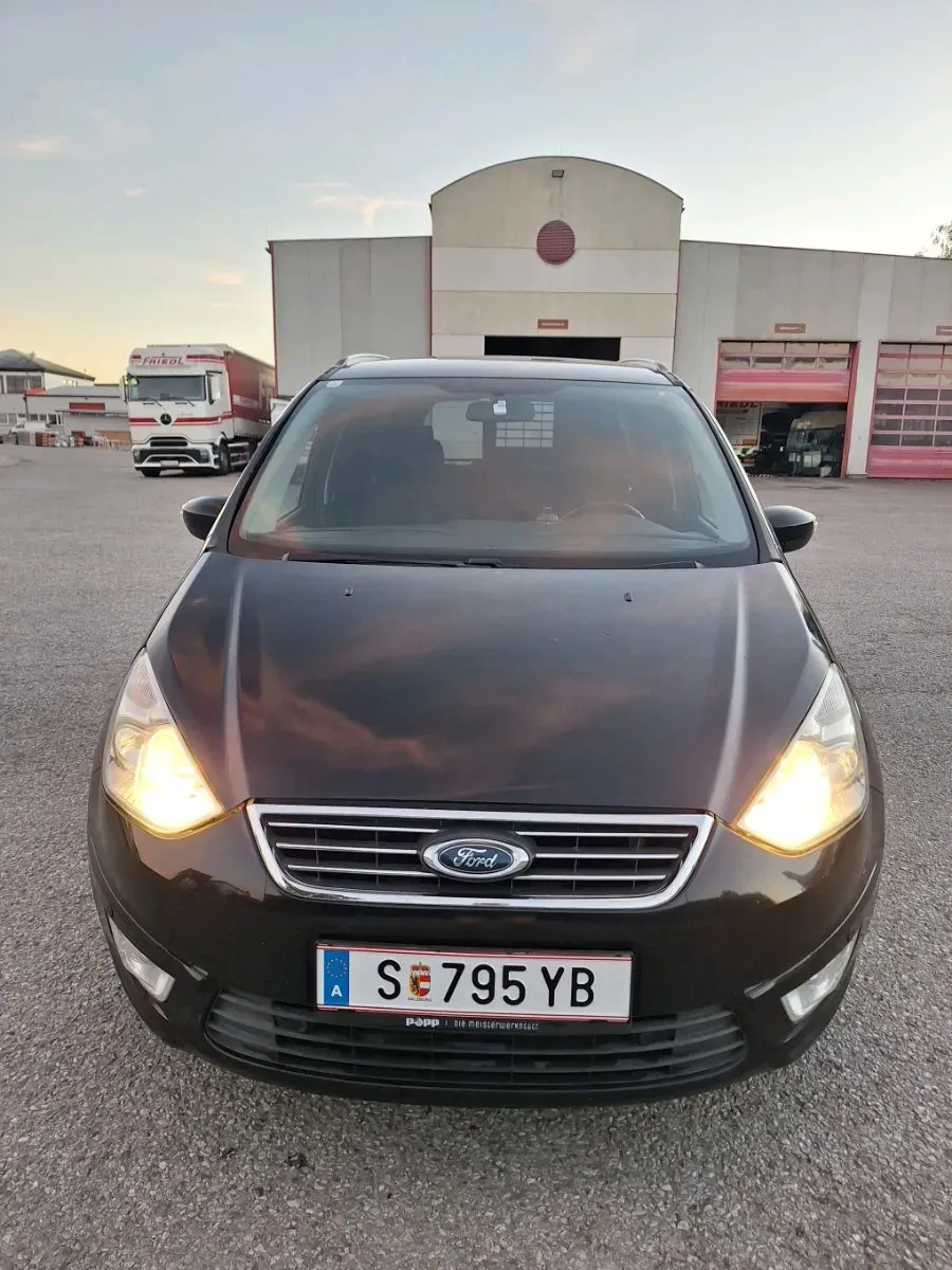 Ford Galaxy 2012 photo 2
