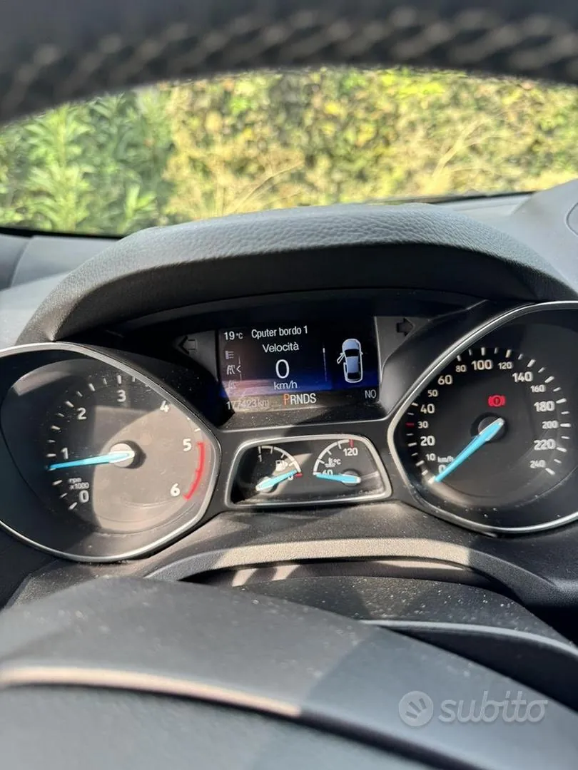 Ford Kuga 2017 photo 3
