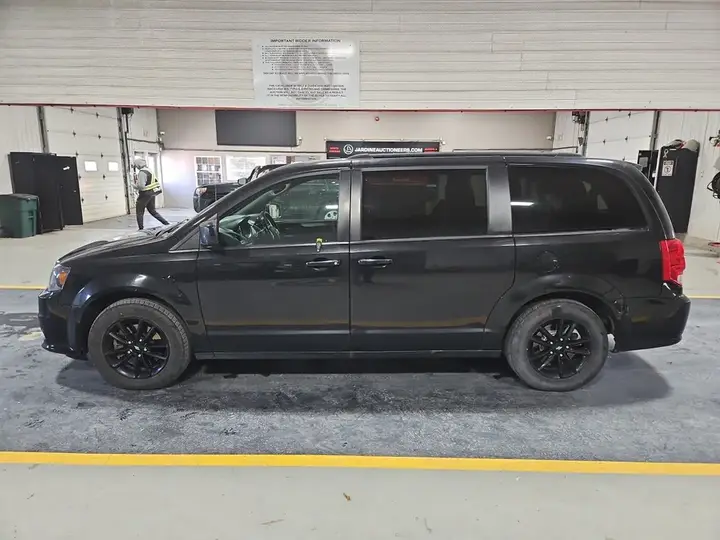 Dodge Grand Caravan 2020 photo 2