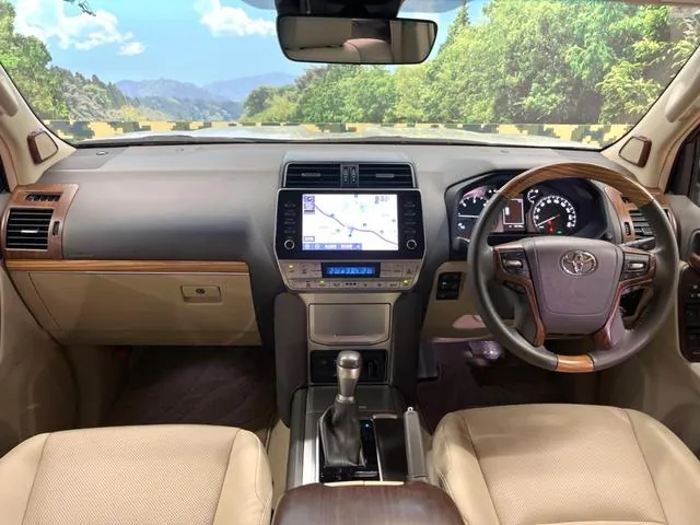 Toyota Land Cruiser Prado 2023 photo 2