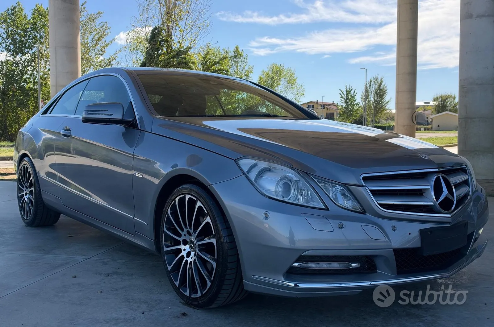 Mercedes-Benz E-Class 2012 photo 4