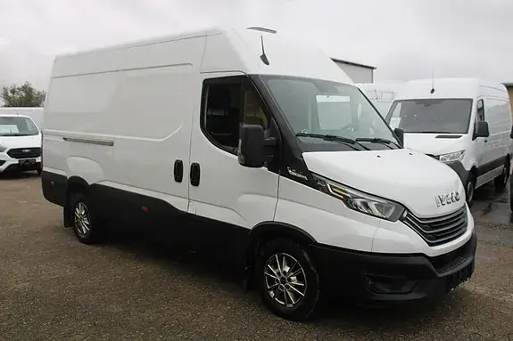 Iveco Daily 2022 photo 3