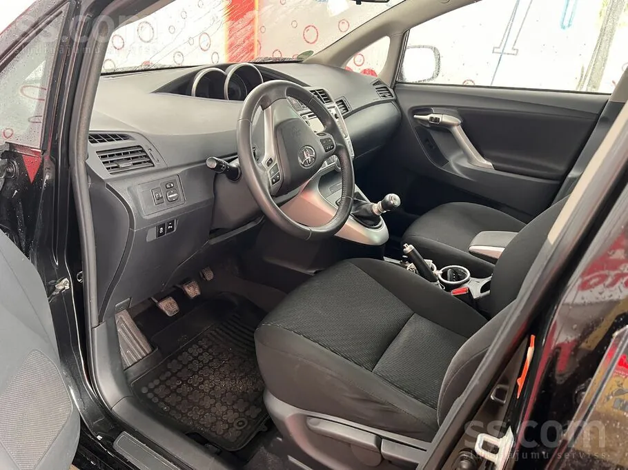 Toyota Verso 2012 photo 5