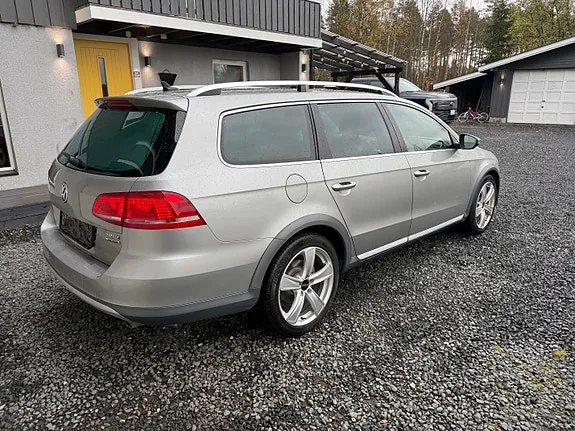 Volkswagen Passat 2012 photo 5