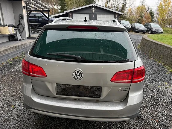 Volkswagen Passat 2012 photo 4