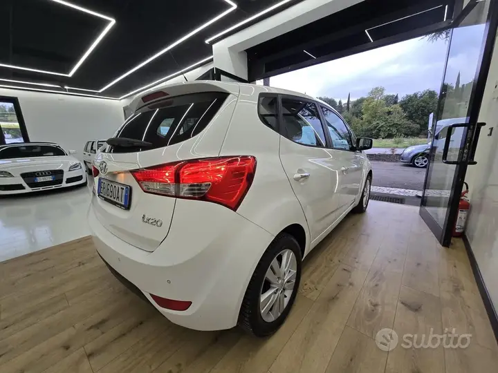 Hyundai Ix20 2013 photo 4