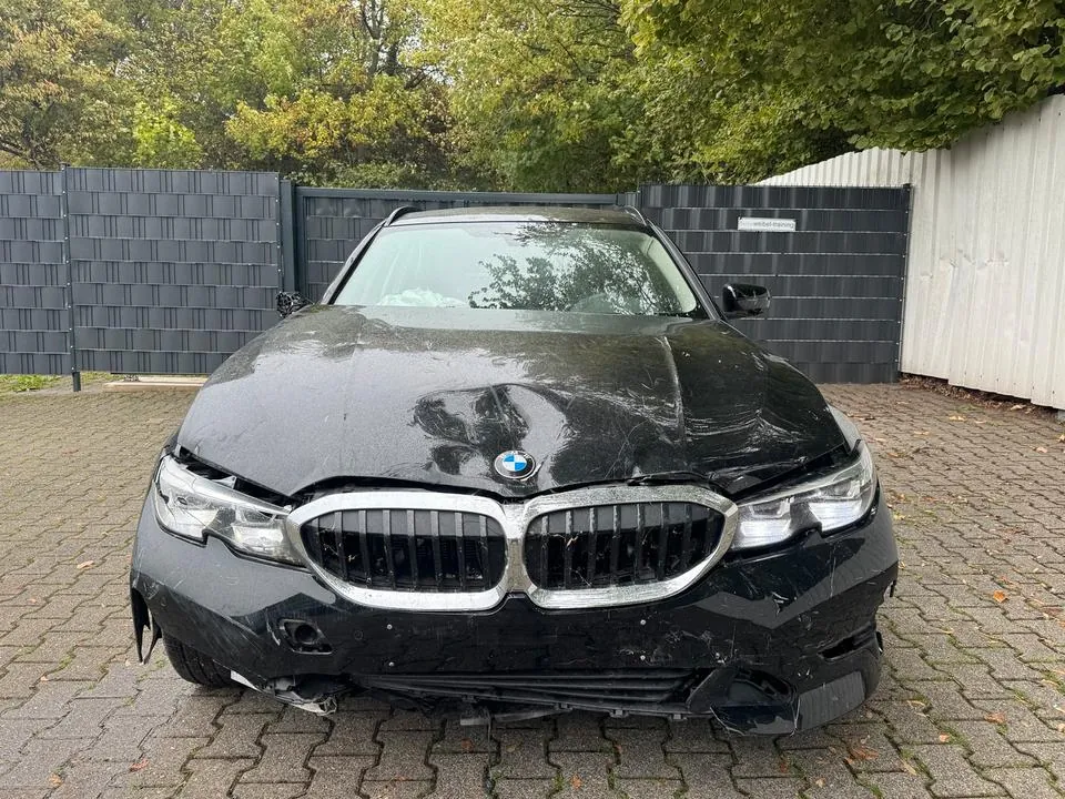 BMW 318I