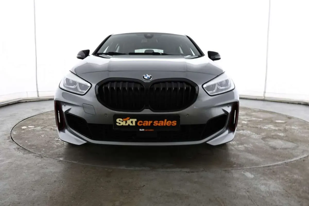 BMW 1 Series 2023 photo 3