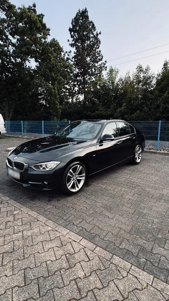 BMW F30