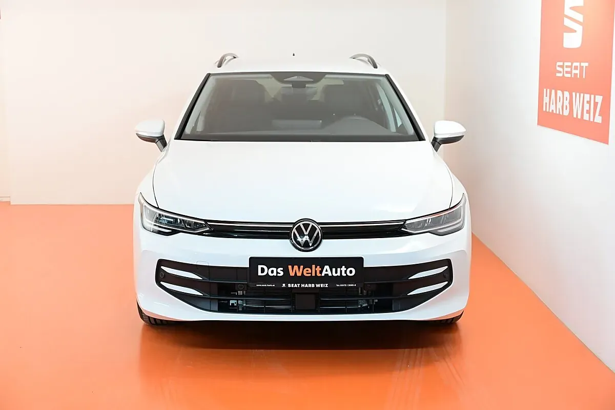 Volkswagen Golf 2026 photo 2