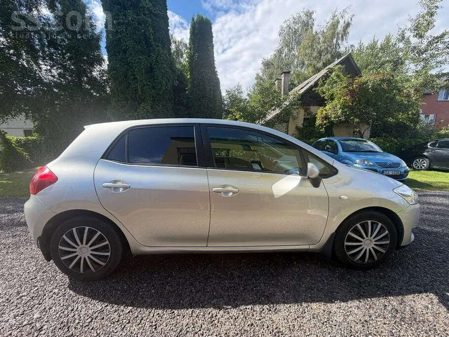 Toyota Auris 2007 photo 2