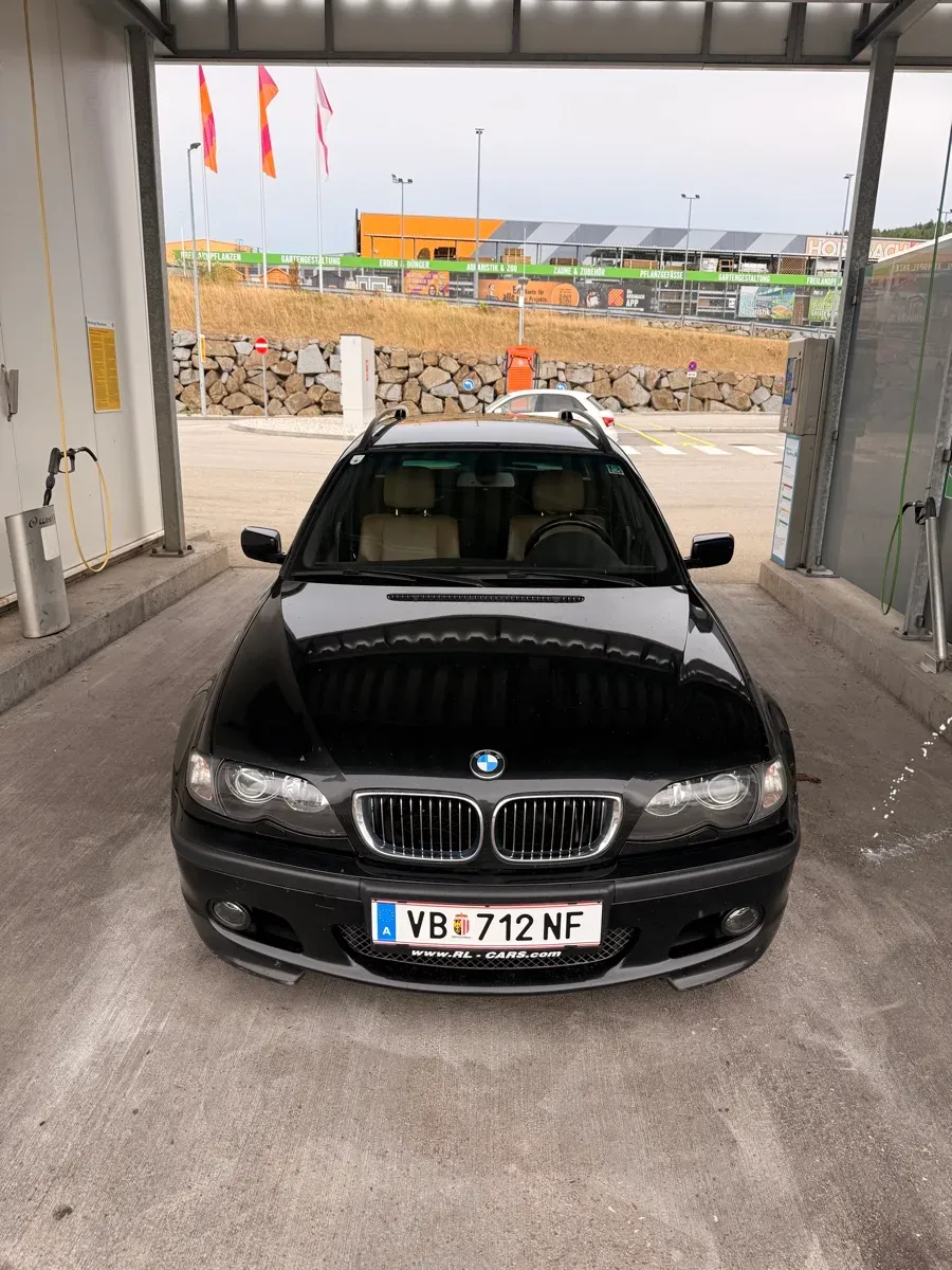 BMW 3 Series 2003 photo 2