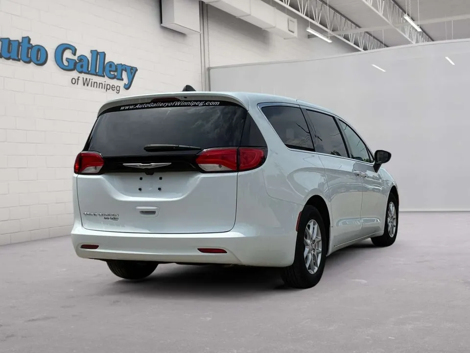 Chrysler Grand Caravan 2024 photo 5