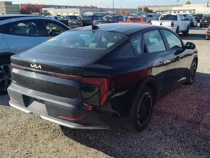 Kia K4 2025 photo 2