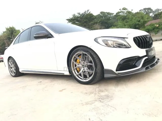 Mercedes-Benz C200