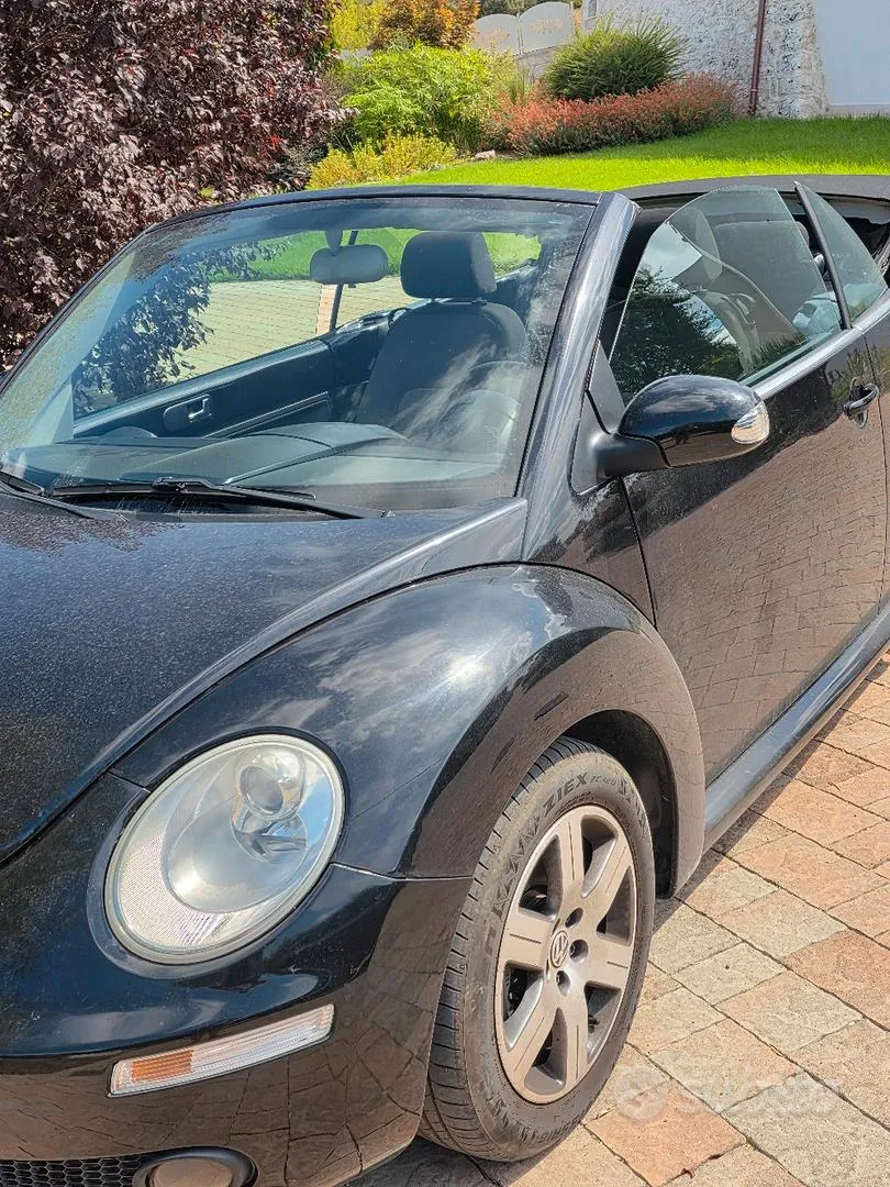 Volkswagen New Beetle 2010 photo 3