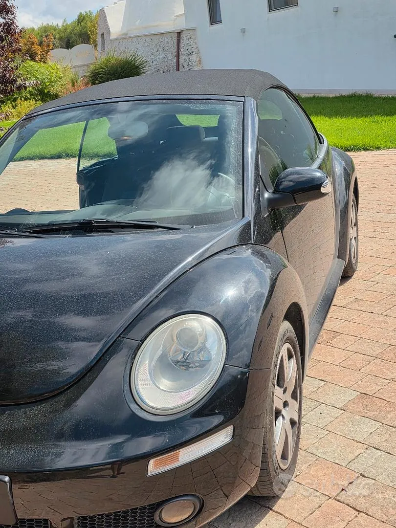 Volkswagen New Beetle 2010 photo 2