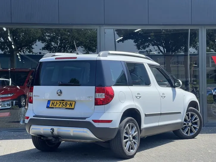 Skoda Yeti 2015 photo 2