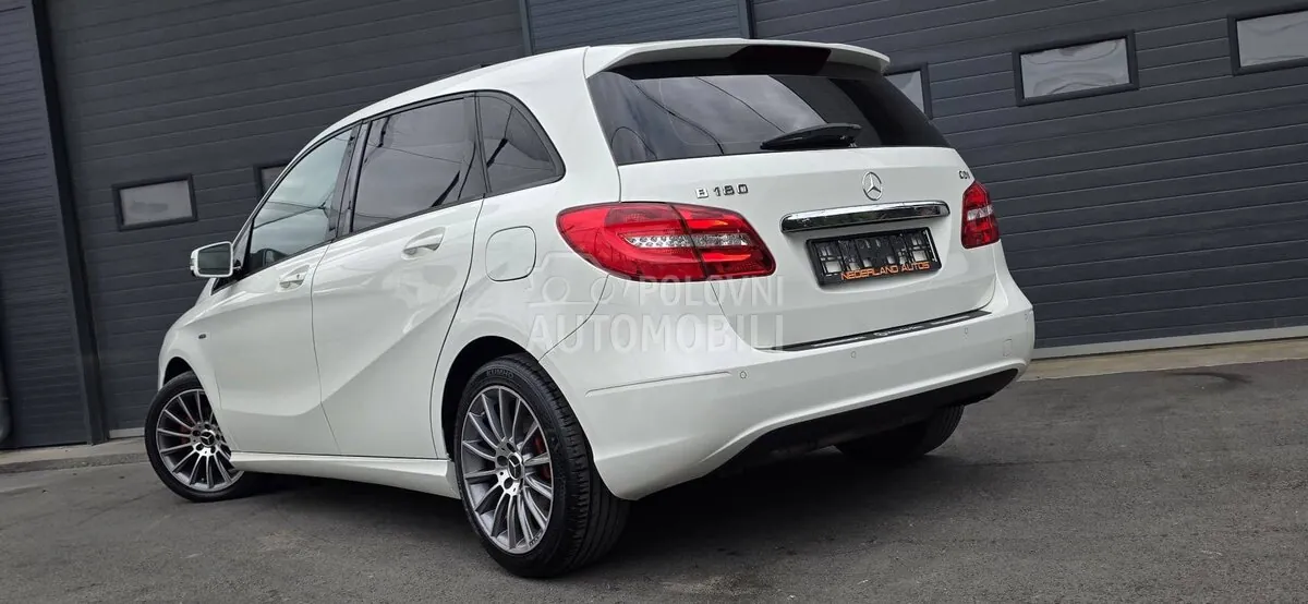 Mercedes-Benz B 180 2012 photo 3