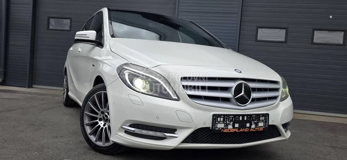 Mercedes-Benz B 180