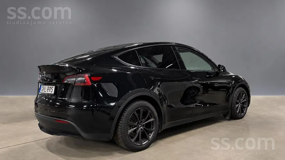 Tesla Model Y 2022 photo 2