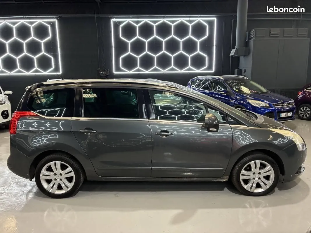 Peugeot 5008 2013 photo 3