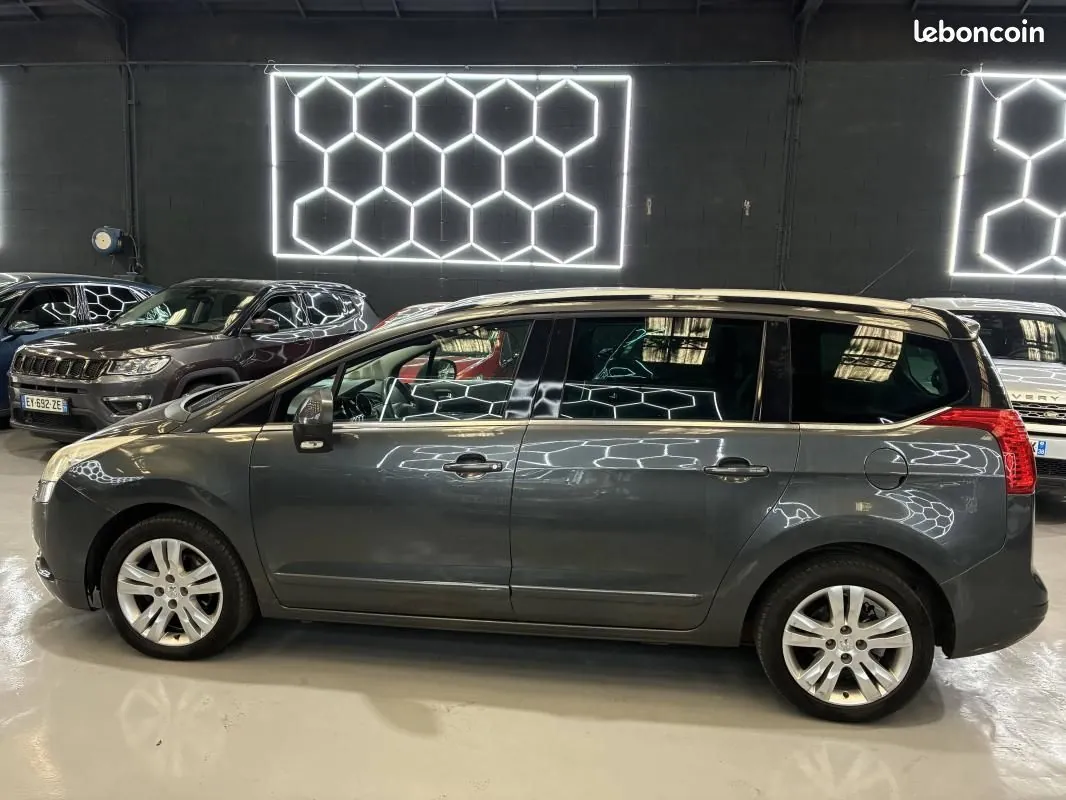 Peugeot 5008 2013 photo 5