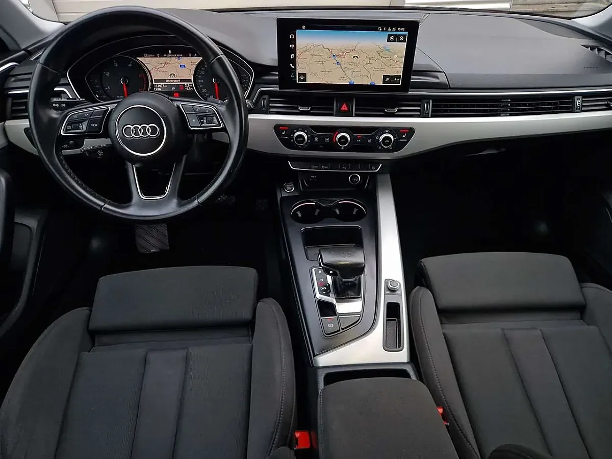 Audi A4 2022 photo 2
