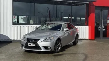 Lexus Is 300H 2013 photo 2