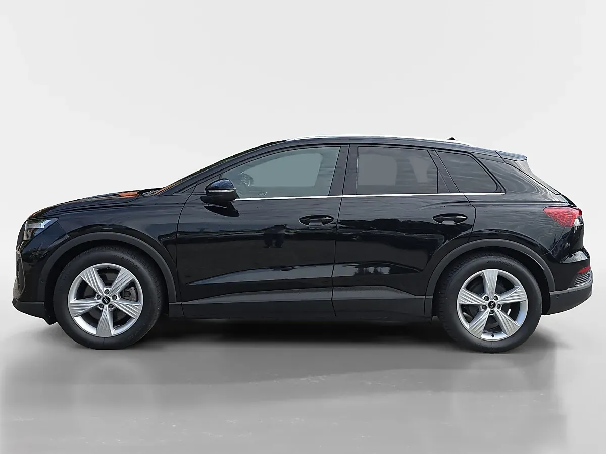 Audi Q4 2022 photo 2