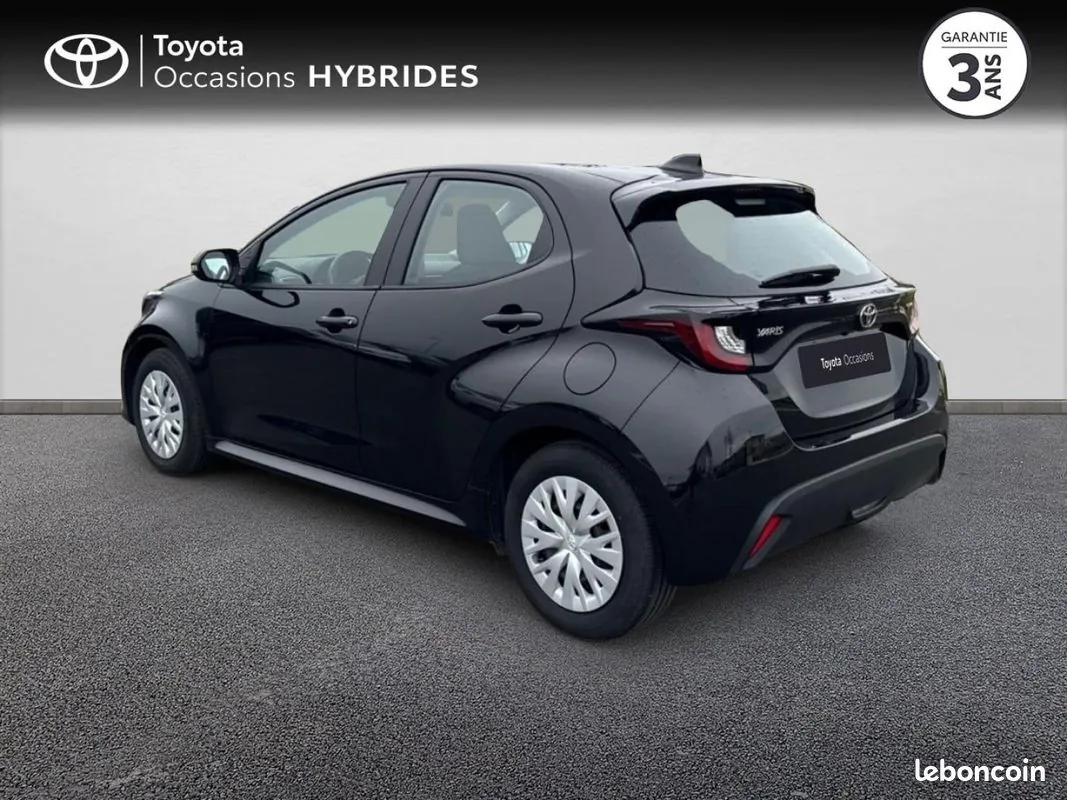 Toyota Yaris 2024 photo 2