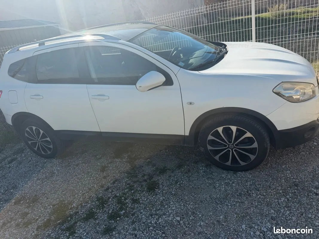Nissan Qashqai 2012 photo 2