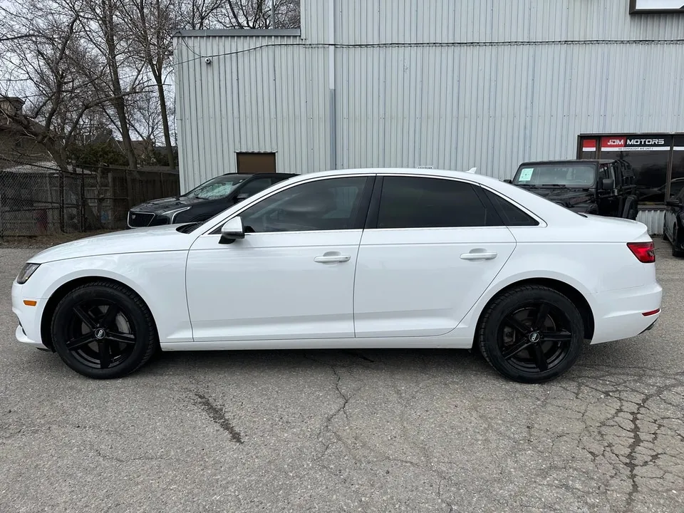 Audi A4 2017 photo 2